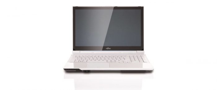 Fujitsu LifeBook AH562 Táctil 15,6" i3 3110M, 8GB, HDD 320GB, A